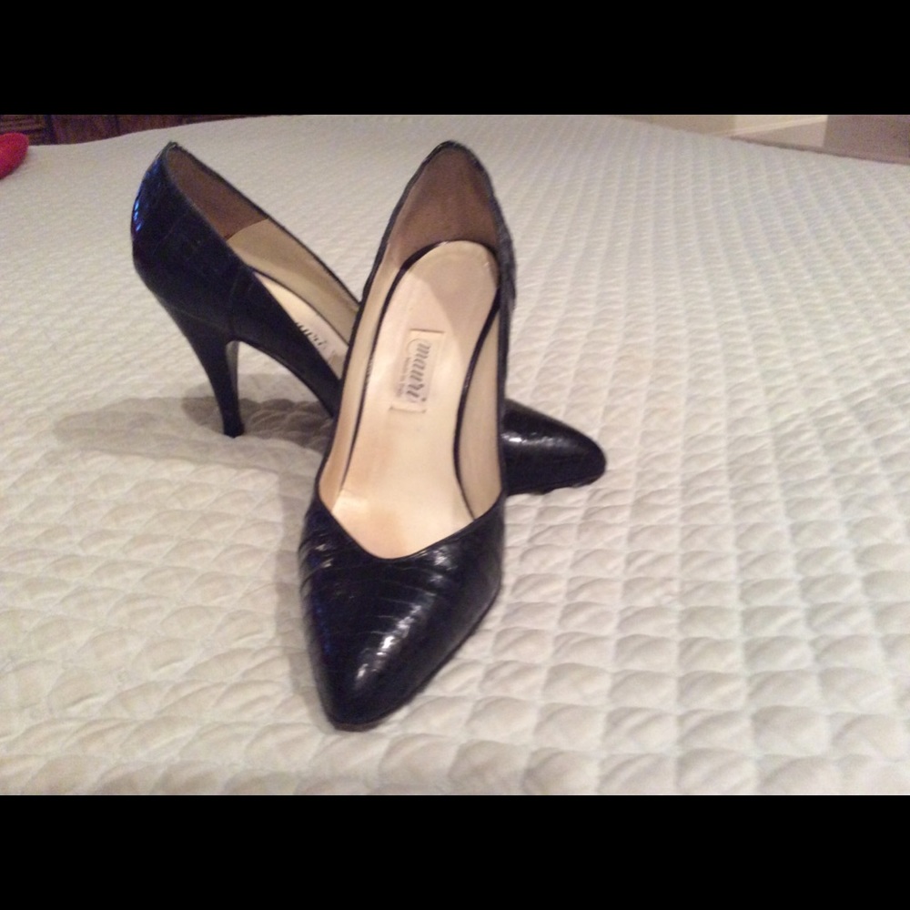 Authentic baby alligator high heel  pumps